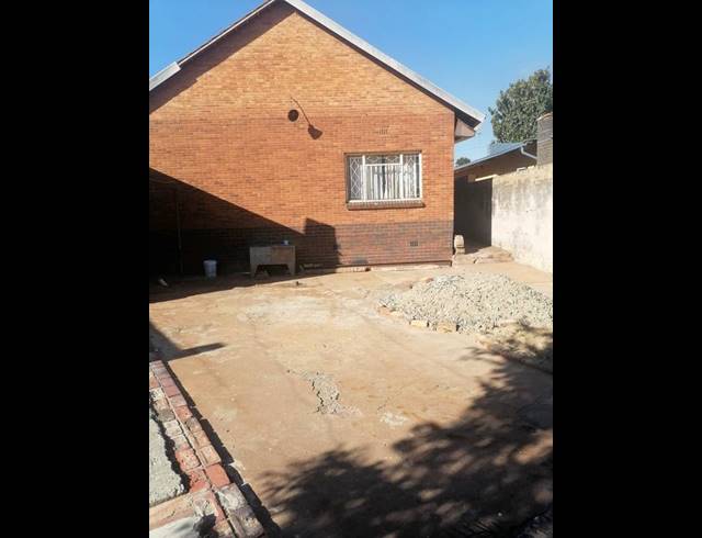 3 BEDROOM HOUSE FOR SALE IN DUBE